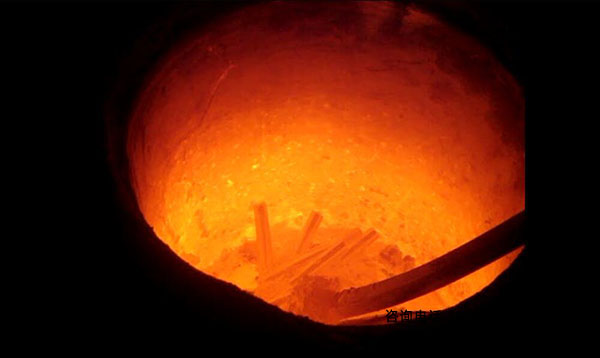 中頻熔煉爐-常見的內(nèi)部結構缺陷(圖2)