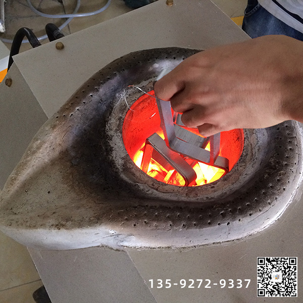 高頻加熱設(shè)備一樣可以用來做熔煉爐(圖2)