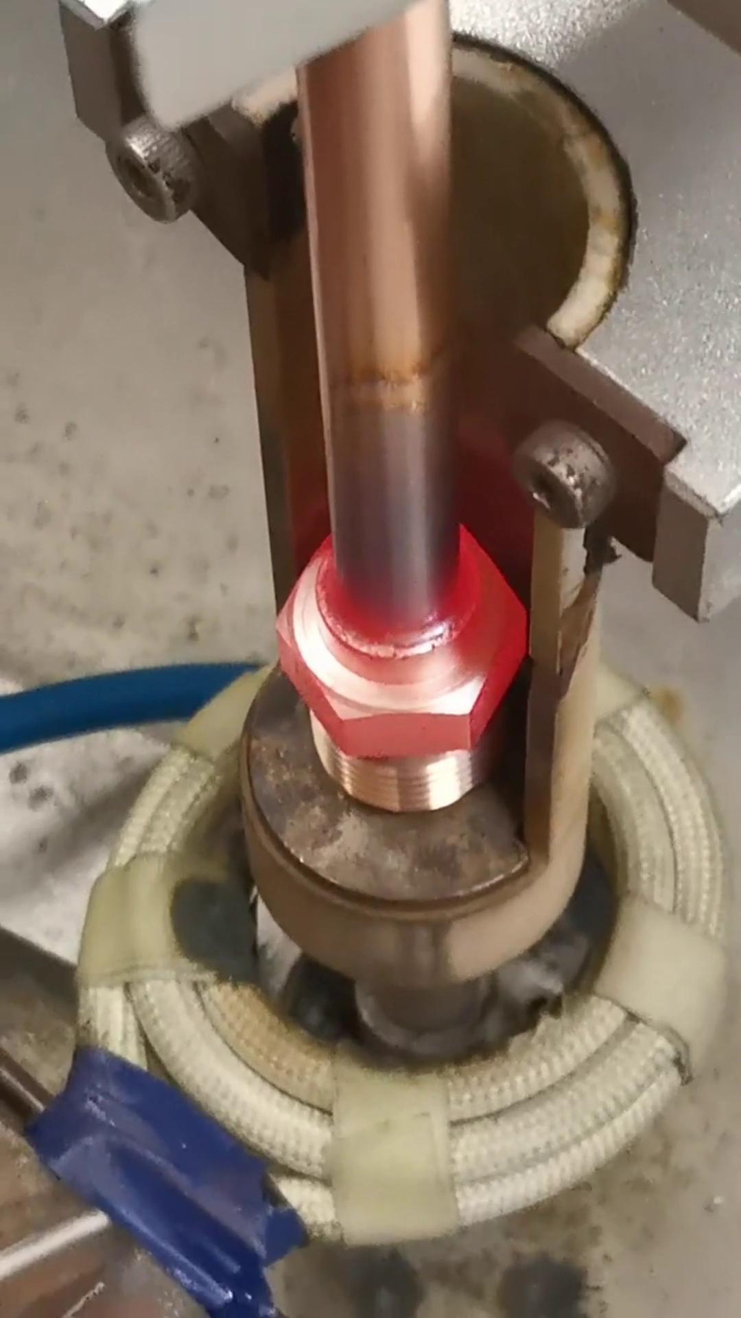 帶旋轉(zhuǎn)盤(pán)的高頻釬焊機(jī) 生產(chǎn)線銅管焊接自動(dòng)化設(shè)備