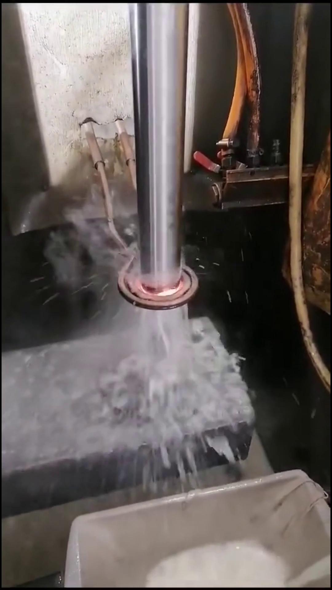 大行程高頻淬火機(jī)床 適合棒料軸類(lèi)淬火