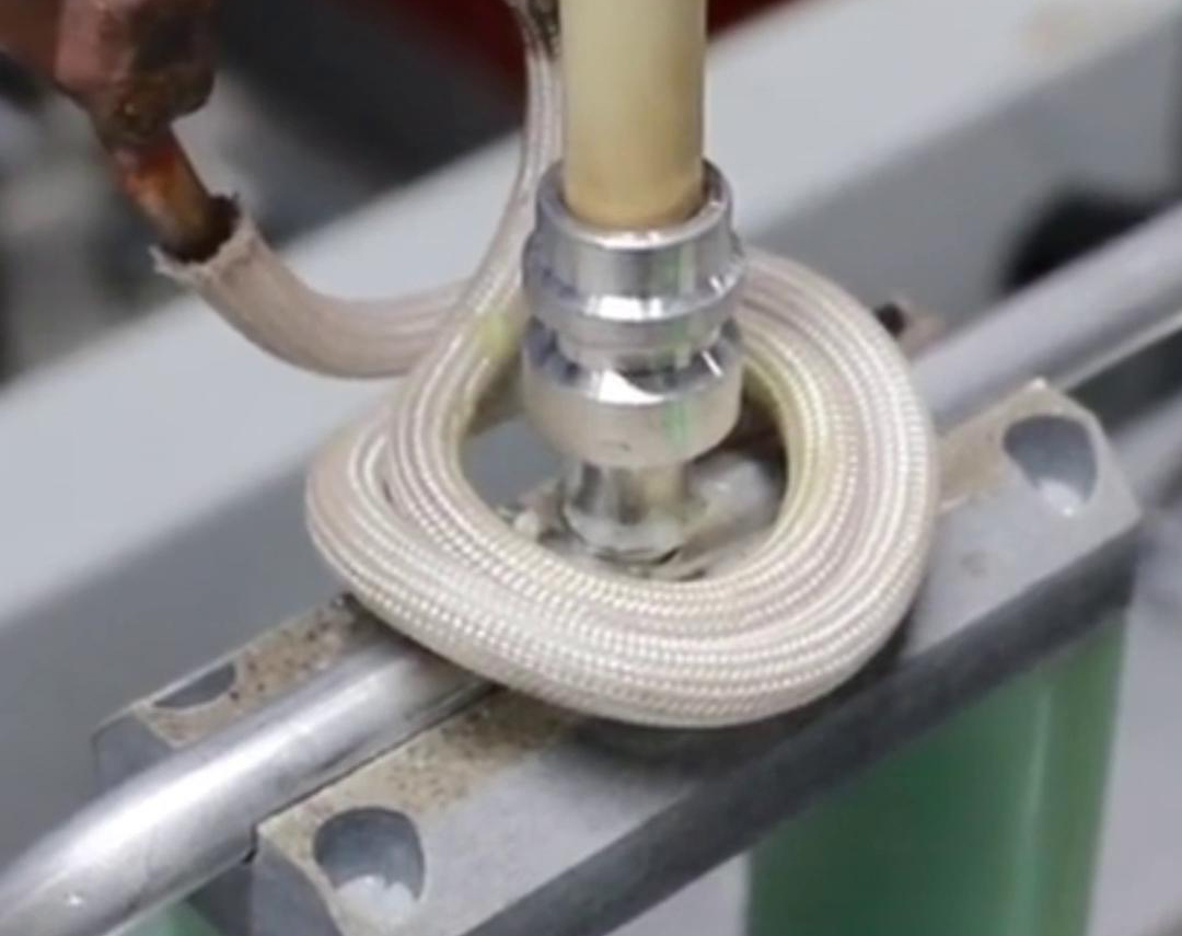 鋁管鋁件的焊接，高頻焊機(jī)可以焊低溫的M51配合M51-F焊絲(圖1)