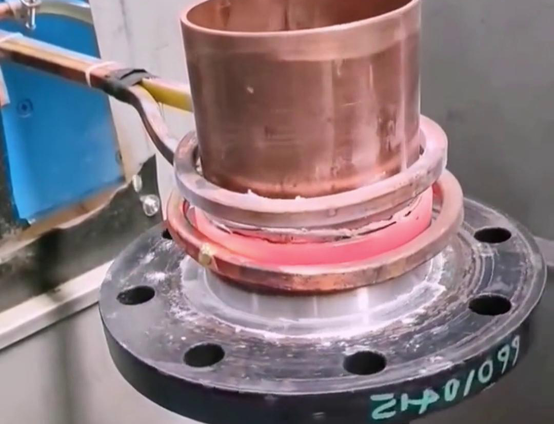 高頻焊接技術(shù)廣泛應(yīng)用于各種領(lǐng)域，如金剛石圓鋸片、硬質(zhì)合金刀具、變壓器銅線、電機(jī)銅線銅排、汽車管件等的焊接