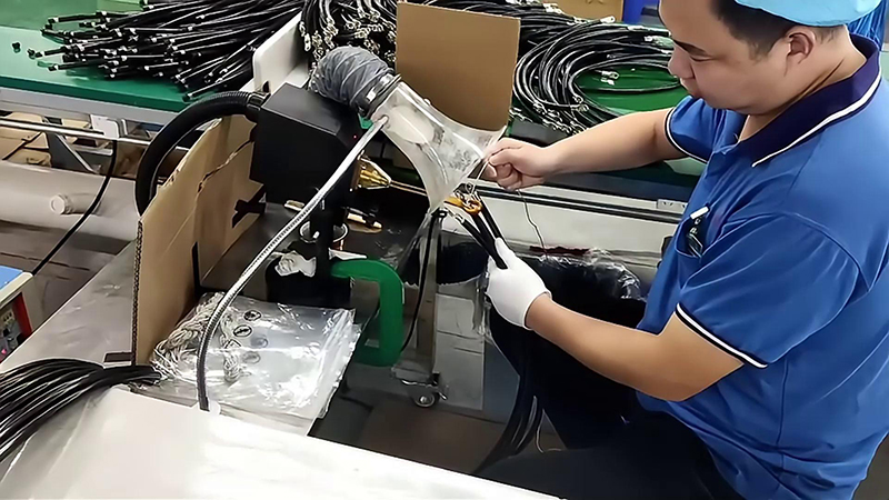 高頻焊接機(jī)，輕松實(shí)現(xiàn)接線端子錫焊，讓你的工作更輕松！