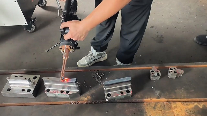 手持式高頻加熱機(jī)，讓模具平面淬火不再困難