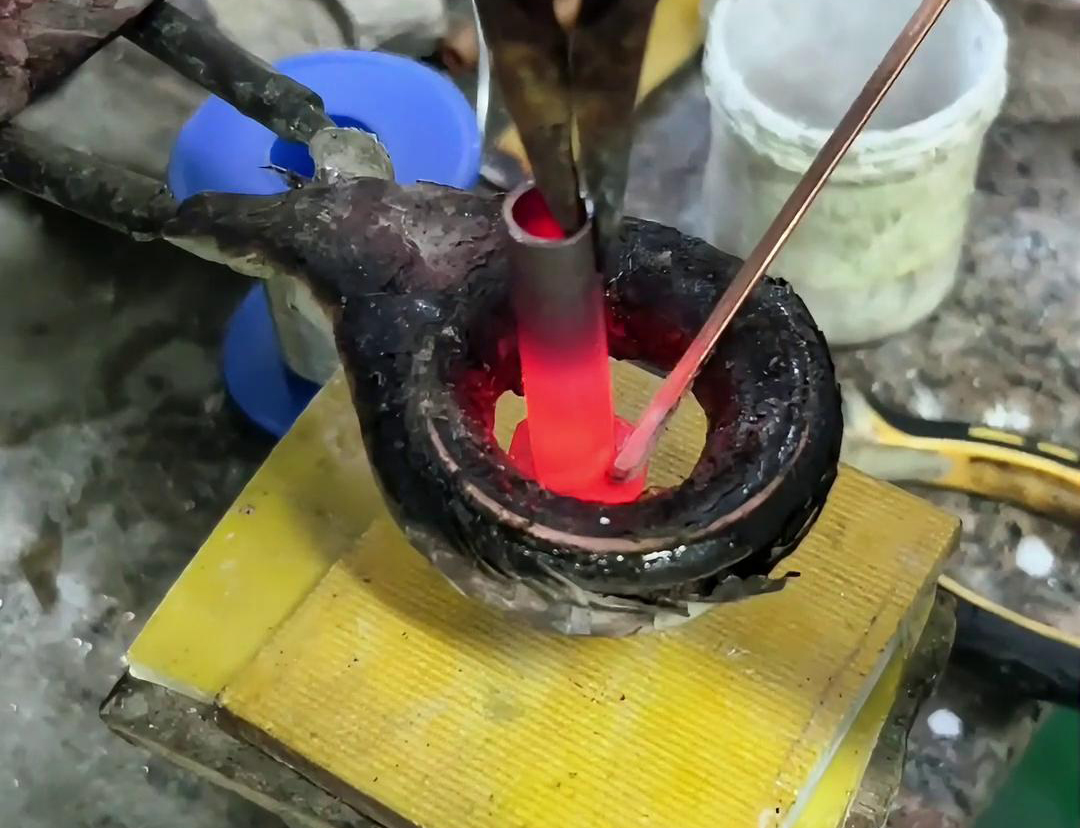 銅管焊接選擇高頻焊機(jī)的原因主要有以下幾點