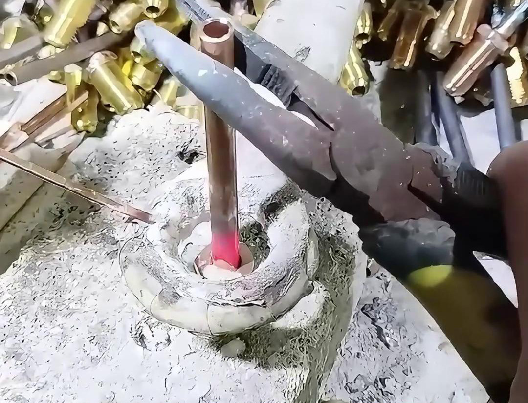 高頻釬焊機(jī)加熱速度快、焊接強(qiáng)度高、密封性好 銅件焊接好幫手