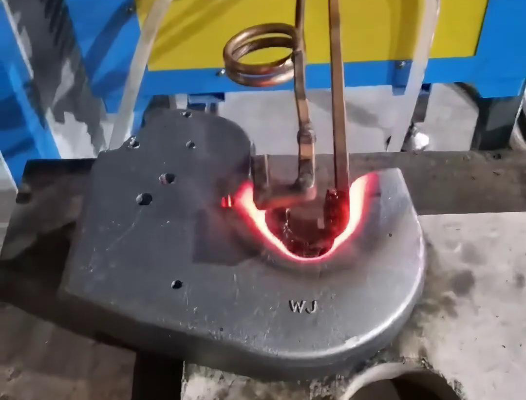拖拉機(jī)配件內(nèi)孔高頻淬火，用于提高零件的耐磨性、硬度和疲勞強(qiáng)度