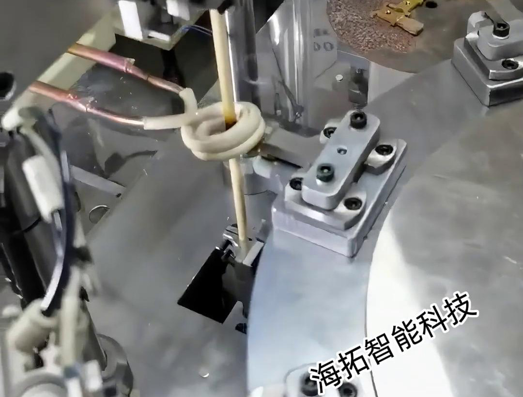 高頻釬焊設備對銅件觸點自動化焊接的全過程