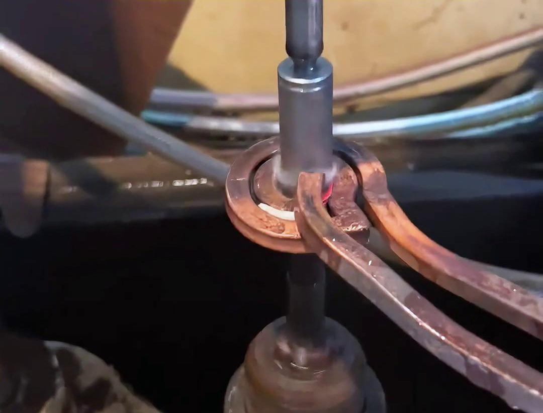 數(shù)控自動化淬火機床通常需要定制化生產(chǎn)-適合軸齒輪淬火熱處理