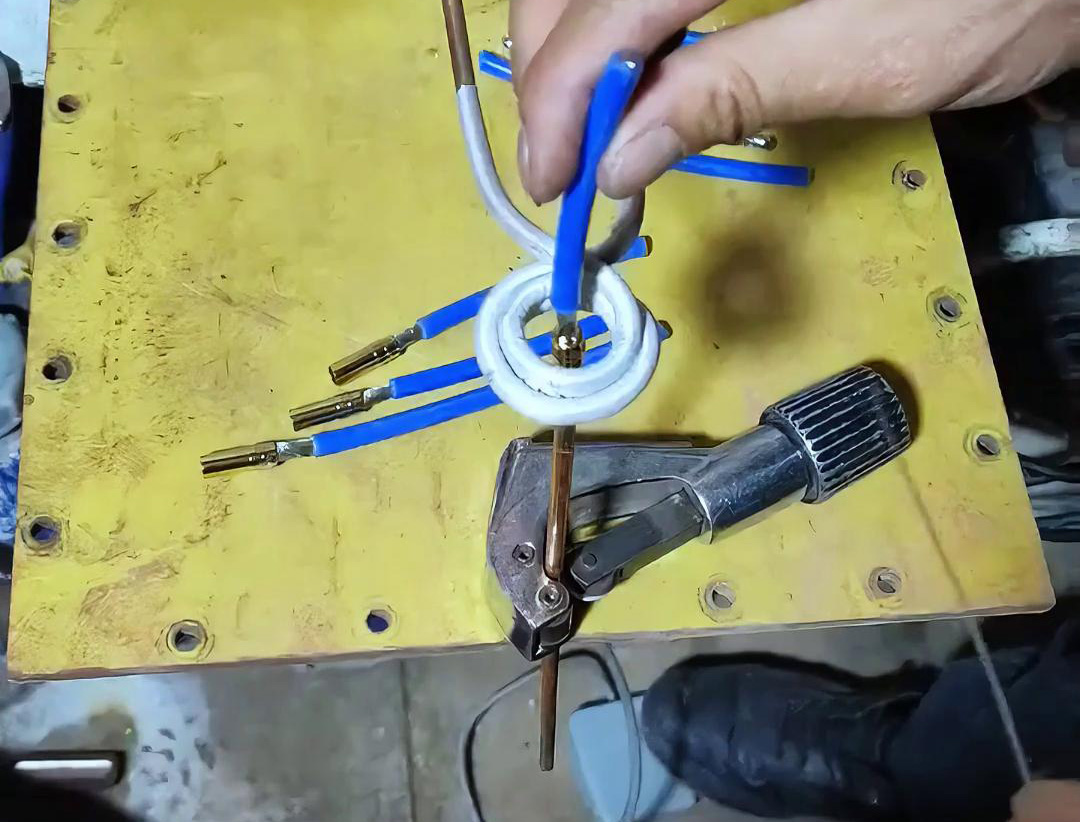 高頻焊接機(jī)在信號(hào)線錫焊操作中的應(yīng)用