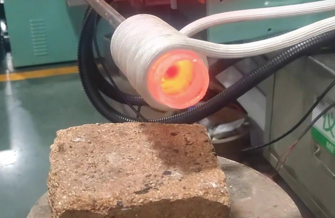 高頻加熱機(jī)實(shí)心棒料加熱淬火和回火，退火、正火等熱處理工藝