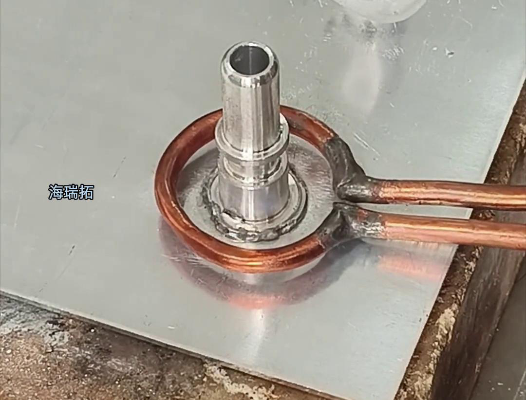 高頻焊接鋁件具有高效、高質(zhì)量、環(huán)保、應(yīng)用領(lǐng)域廣泛等多重優(yōu)勢(shì)