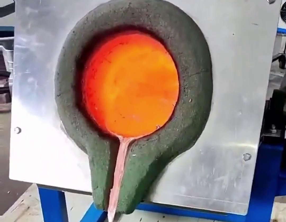 海瑞拓熔煉爐選型指南：小型高頻款適配實(shí)驗(yàn)室測(cè)試，大熔煉量可定制中頻方案(圖4)