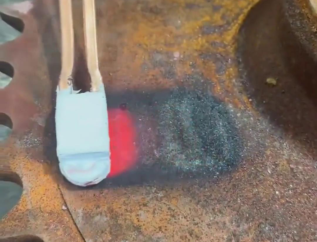 手持式高頻加熱機(jī)快速精準(zhǔn)加熱 智能溫控系統(tǒng) 便攜靈活 多功能應(yīng)用