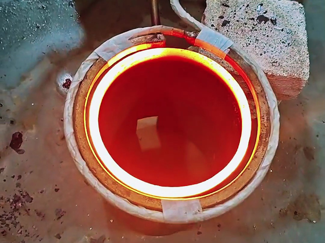 鋼管高頻加熱設(shè)備廣泛應(yīng)用于金屬熱處理、焊接、鍛造、熔煉等工藝領(lǐng)域