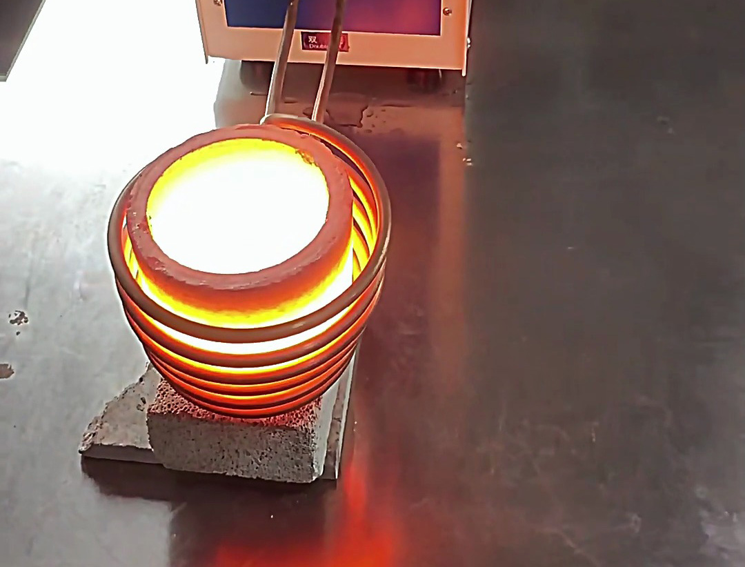 高頻熔煉爐三元催化提煉鉑鈀銠技術(shù)：從傳統(tǒng)到現(xiàn)代的革新