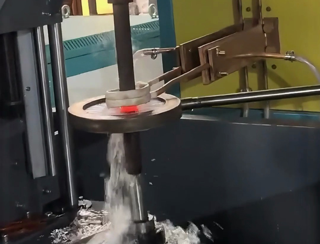 高頻淬火機(jī)床操作簡(jiǎn)化：行業(yè)門檻降低背后的效率邏輯