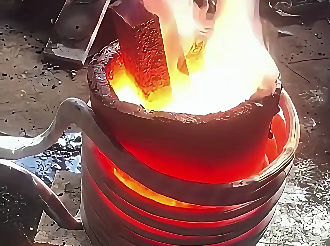 小型熔煉爐生產(chǎn)廠家提供標(biāo)準(zhǔn)化小型貴金屬熔煉爐及個(gè)性化定制解決方案