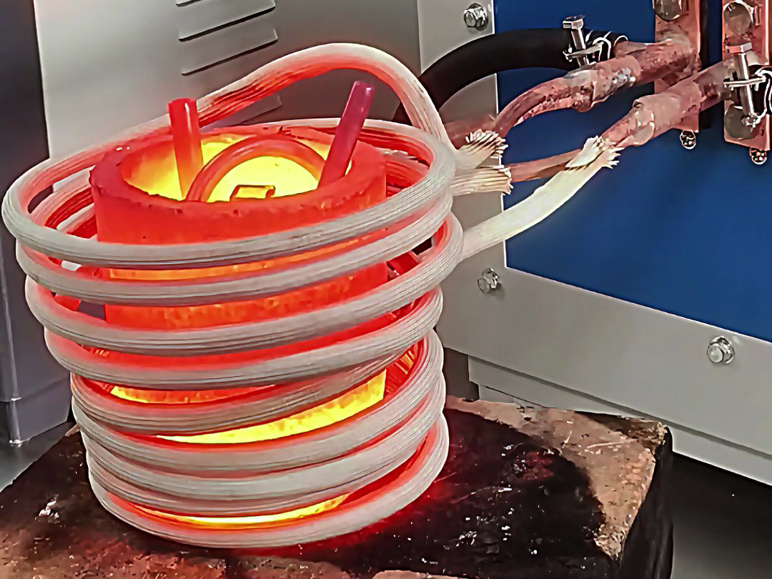 小型高頻感應(yīng)熔煉爐用于黃銅熔煉，具備快速、高效、環(huán)保、適合實(shí)驗(yàn)室使用等優(yōu)點(diǎn)