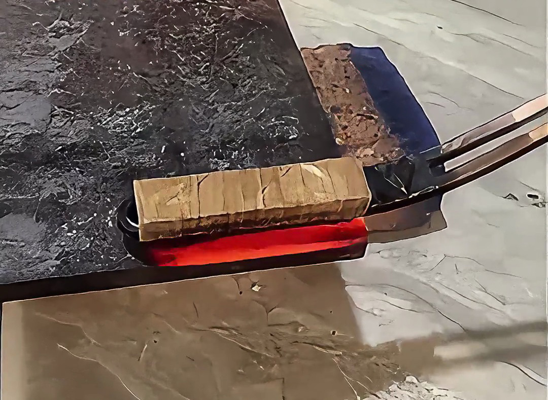 海瑞拓手持式高頻加熱機(jī) + PLC 智能水冷一體機(jī)：平面加熱淬火的自動化高效方案