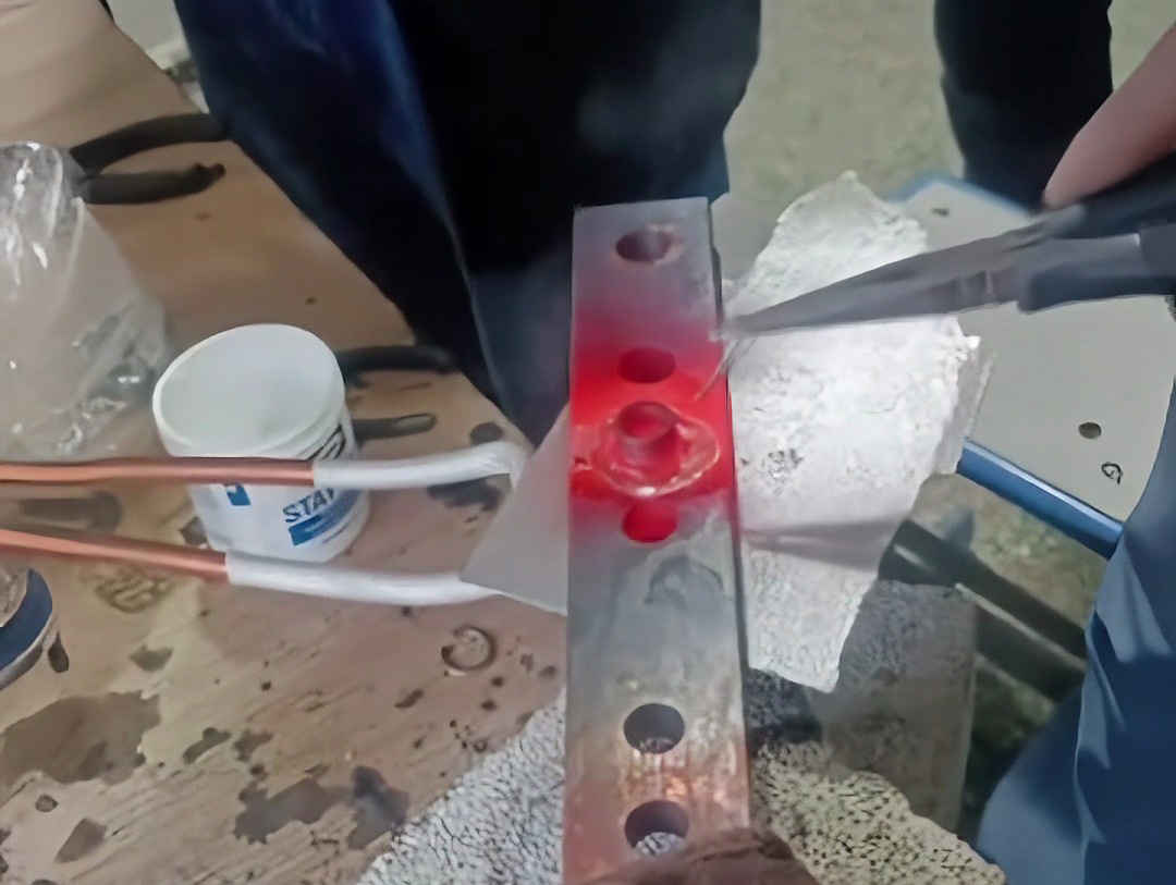 紫銅焊接新突破！紫銅高頻焊接技術(shù)揭秘！非接觸式局部加熱讓焊縫更均勻更完美