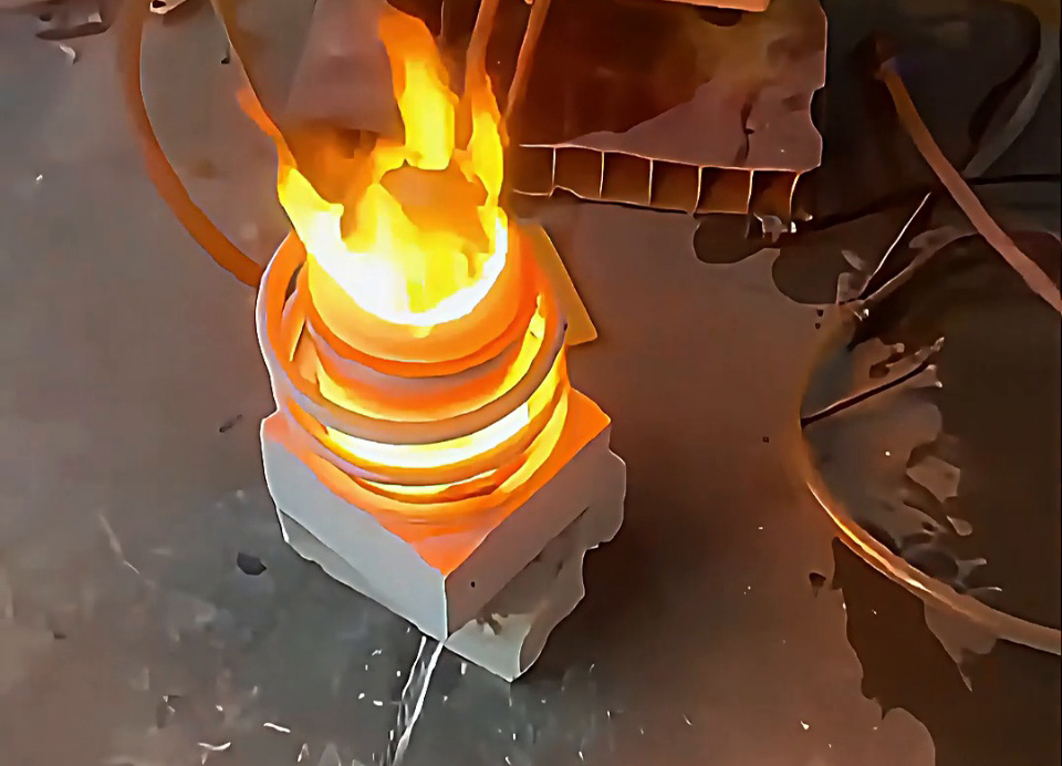 220V高頻熔煉爐，受電壓與功率限制，只能熔煉2公斤以內(nèi)貴金屬