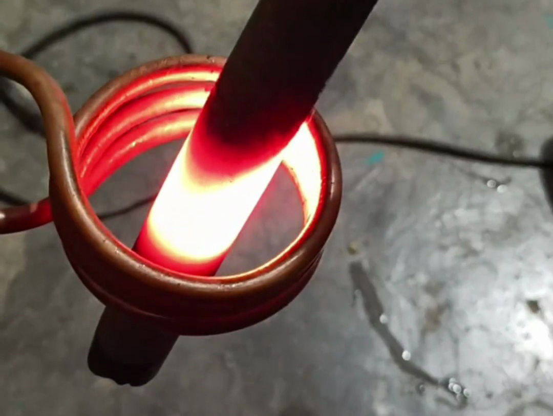 棒料加熱缺猛將？選海瑞拓160KW超音頻感應(yīng)加熱設(shè)備準(zhǔn)沒錯(圖2)