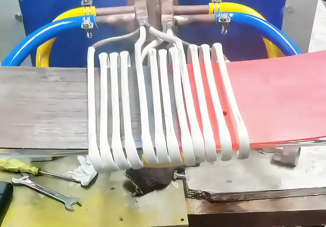 鐵板退火：告別低效變形，海瑞拓高頻加熱機(jī)來護(hù)航