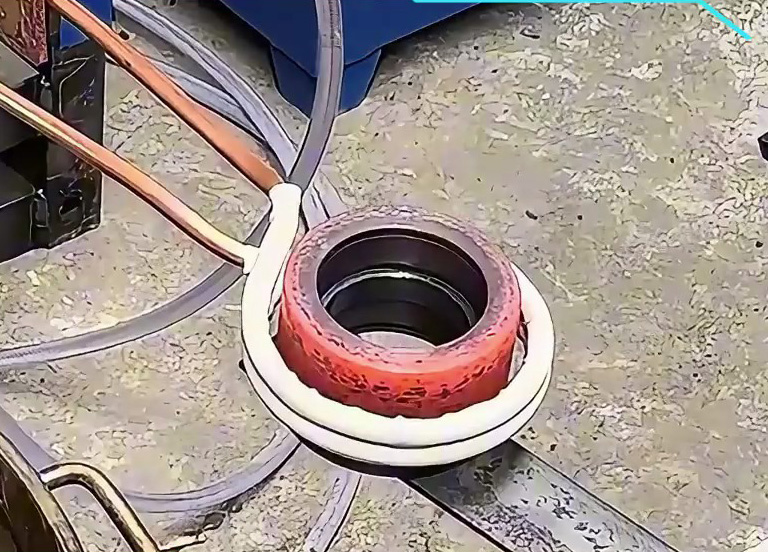 操作人員親測(cè)！海瑞拓120KW超音頻軸承加熱設(shè)備，成本直降30%的秘密