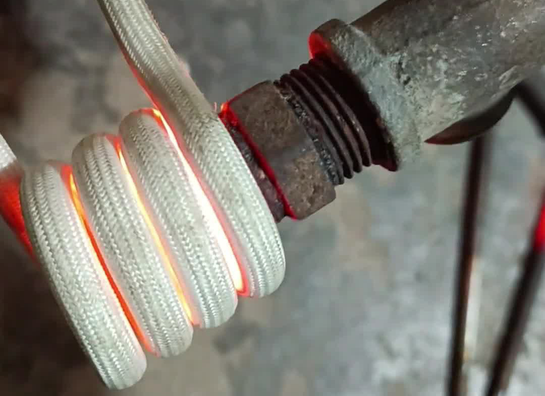 一體式高頻加熱機(jī)與分體式高頻感應(yīng)加熱設(shè)備