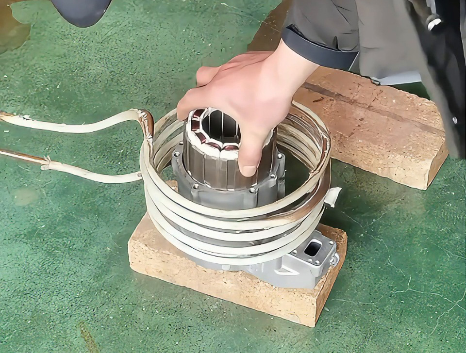 新能源電機(jī)熱裝配核心利器！海瑞拓高頻加熱機(jī)，精準(zhǔn)高效裝配無憂