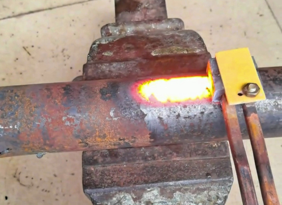 一機(jī)多用！海瑞拓手持式高頻加熱機(jī)，鋼板圓管加熱輕松搞定