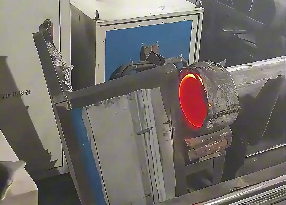 氧氣瓶鋼管縮口封口效率革命！海瑞拓中頻感應(yīng)加熱設(shè)備，精準(zhǔn)控溫提速生產(chǎn)