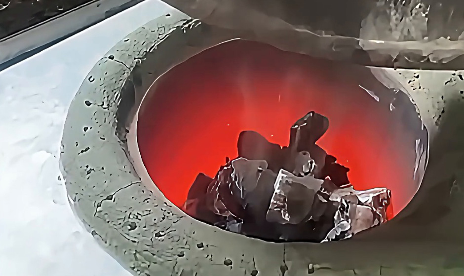 礦石中頻熔煉爐，匹配各類礦石熔煉需求