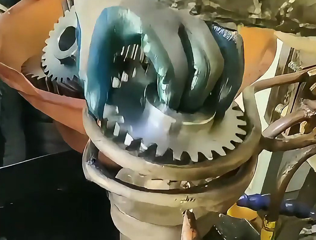 齒輪高頻淬火機(jī)床設(shè)備分半自動(dòng)和全自動(dòng)模式