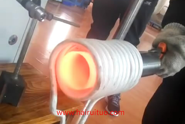 超音頻感應(yīng)加熱設(shè)備對鋼管加熱淬火退火