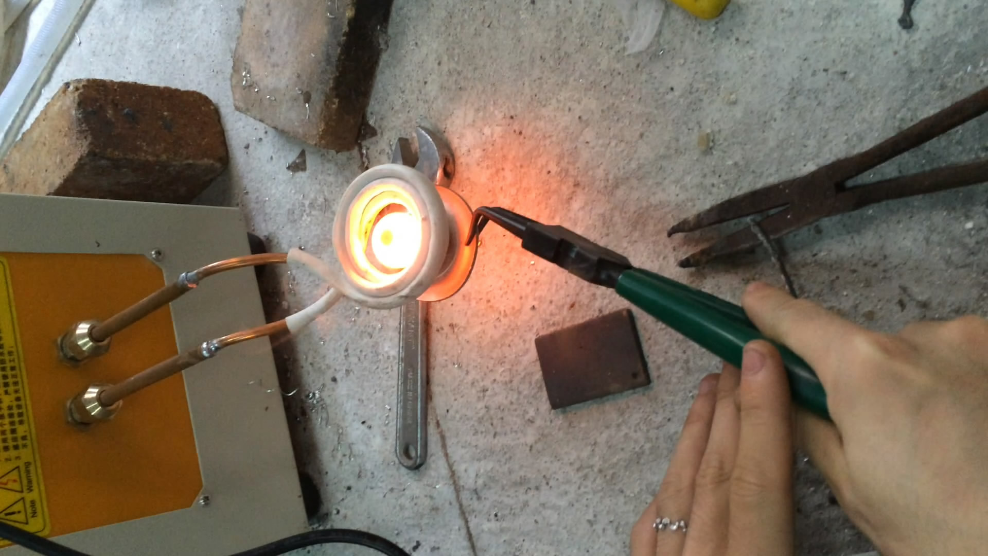 高頻加熱設備能加熱到多少溫度？(圖1)