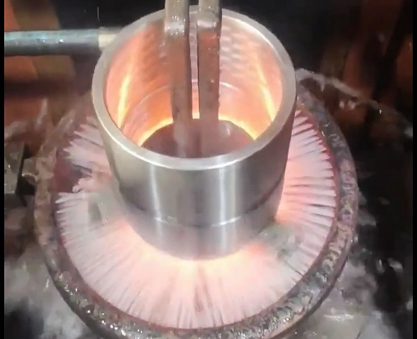 高頻淬火機床對內(nèi)孔加熱淬火