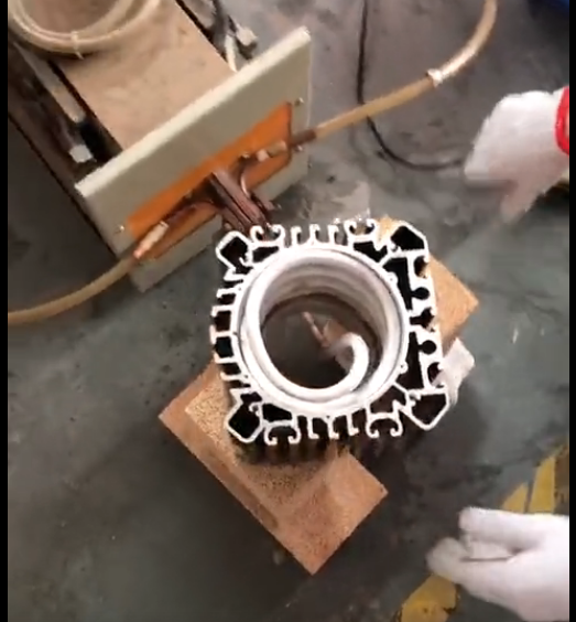 高頻感應(yīng)加熱設(shè)備的感應(yīng)原理(圖1)