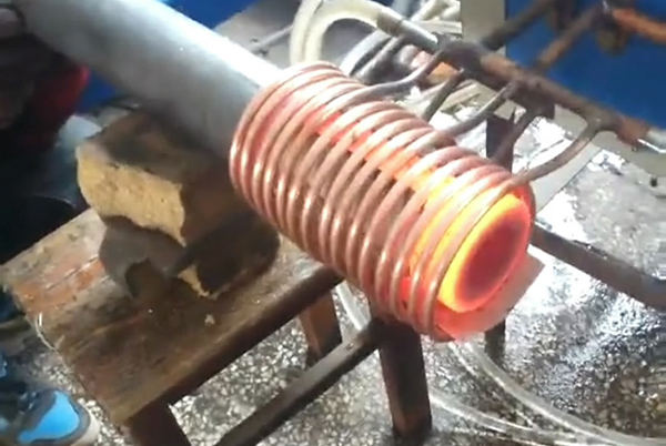 感應(yīng)加熱設(shè)備優(yōu)勢(shì)-加熱時(shí)間短、功率高