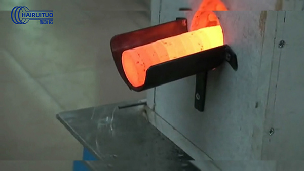 淬火爐熱處理使用時(shí)有哪些注意事項(xiàng)？(圖1)