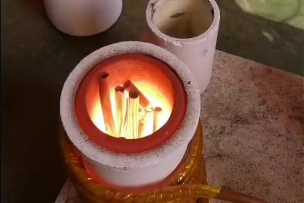 小型熔銅爐去氧化鋁的方法有哪些?(圖3)