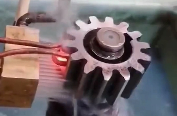 高頻機-齒輪淬火的應(yīng)用。