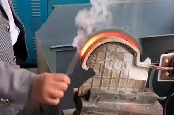 超高頻淬火設備 鐮刀淬火