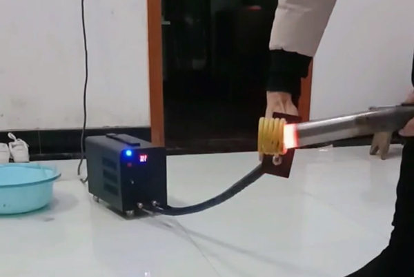 小型手持式感應加熱設(shè)備 220V電壓輸入