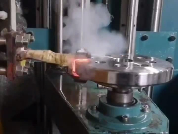 來自廣西的朱女士考察海瑞拓超音頻淬火機廠家并下單訂購