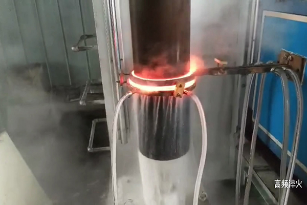 高頻淬火設備廠噴淋淬火冷卻裝置的結(jié)構(gòu)