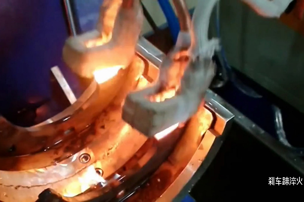 半自動(dòng)剎車蹄淬火設(shè)備